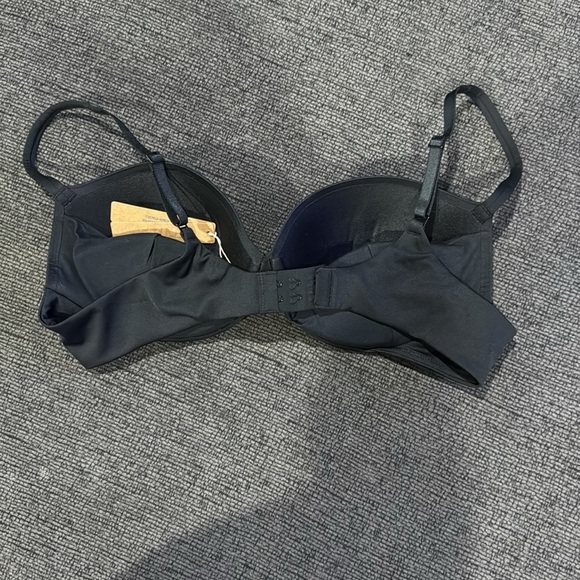 SKIMS Black Bra - Picture 5 of 5